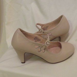 Chase & Chloe Kimmy-21 Women's Round Toe Pierced Mid Heel Mary Jane Style Dress